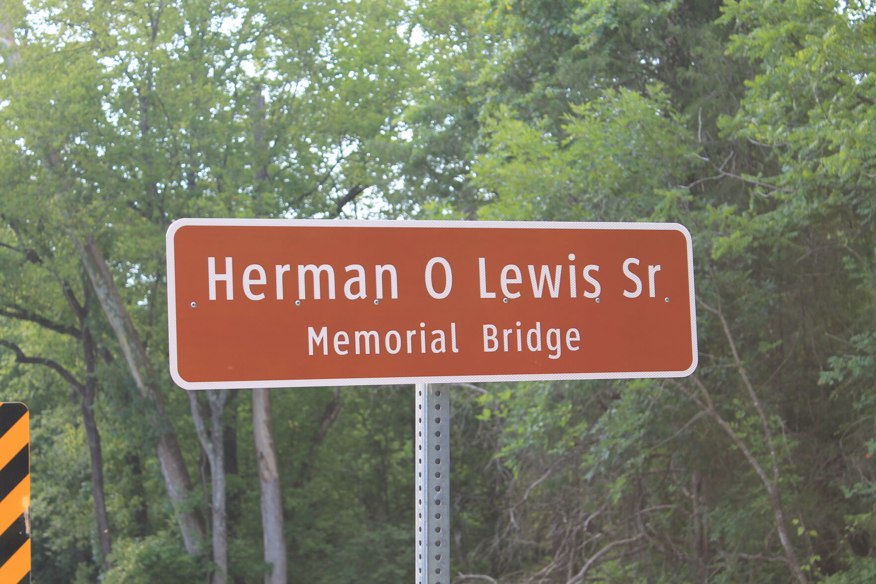 Lewis sign